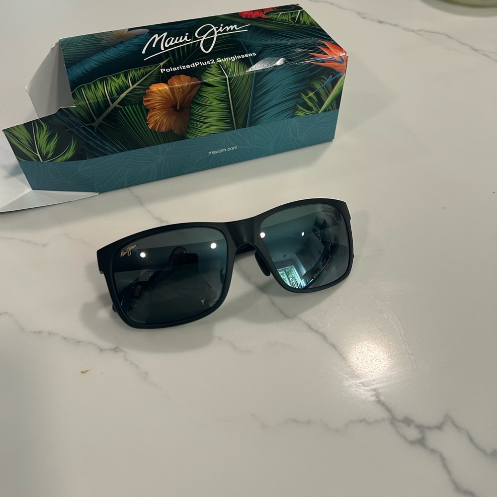 Maui Jim Sleek Black Sunglasses